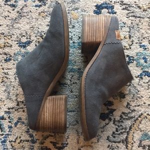 Toms grey suede mules sz 11